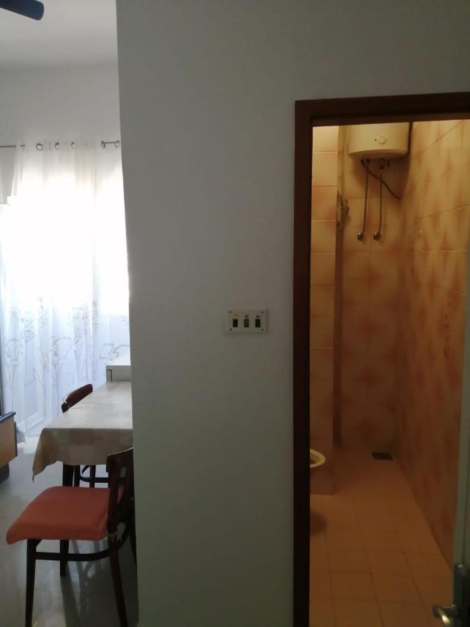 Omis Apartment On The Beach Екстер'єр фото