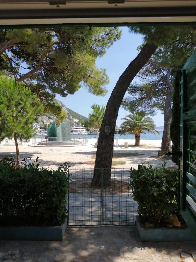 Omis Apartment On The Beach Екстер'єр фото