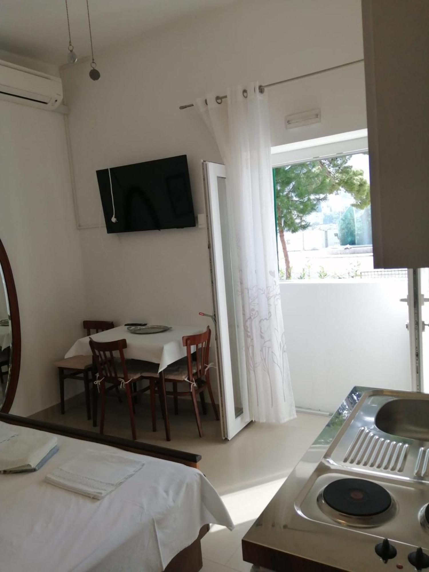 Omis Apartment On The Beach Екстер'єр фото