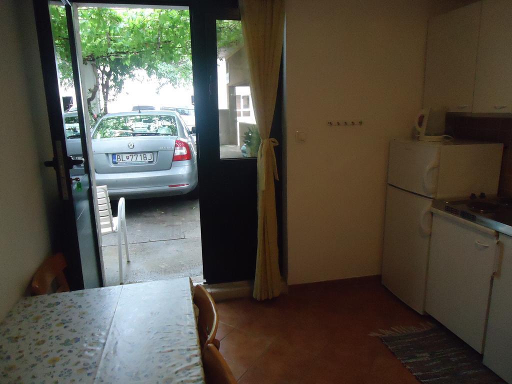 Omis Apartment On The Beach Екстер'єр фото
