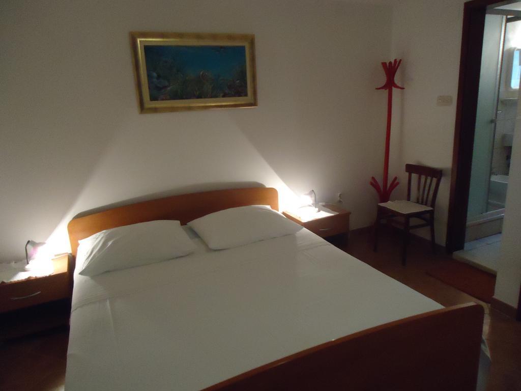 Omis Apartment On The Beach Екстер'єр фото