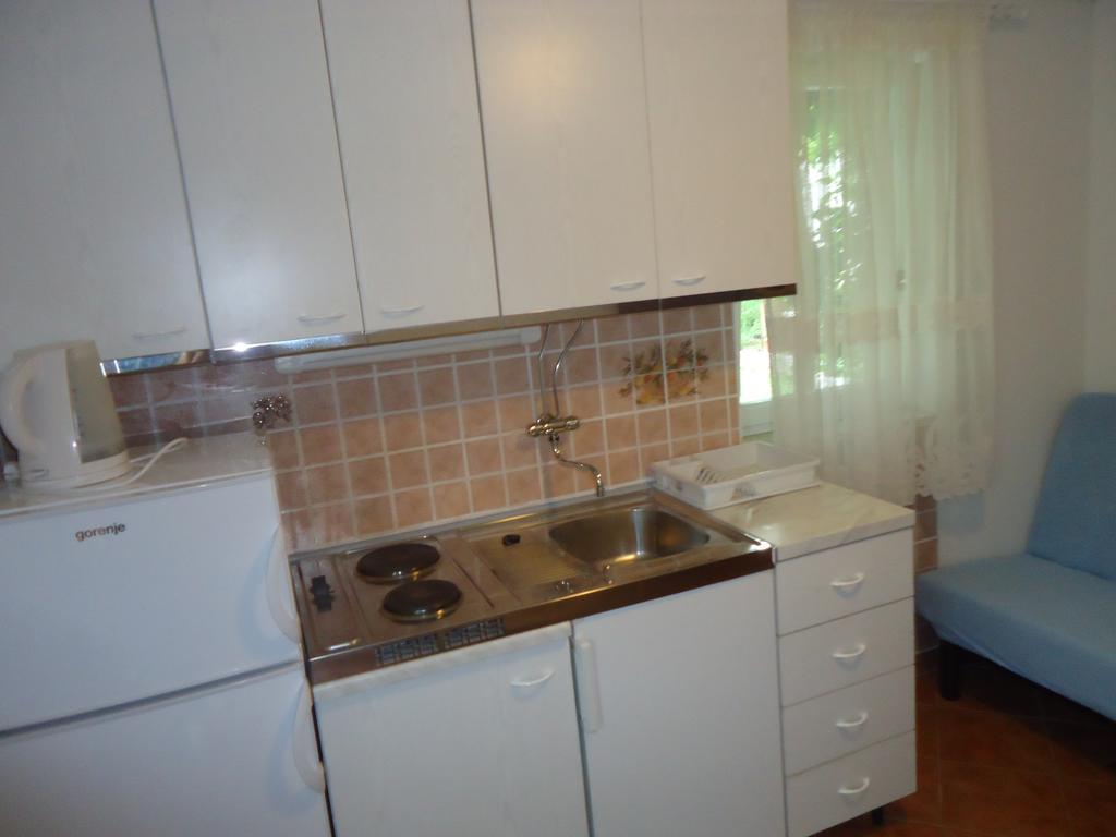 Omis Apartment On The Beach Екстер'єр фото