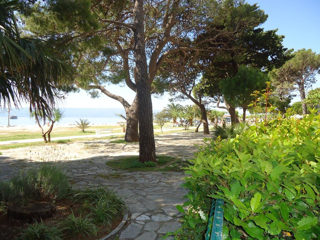 Omis Apartment On The Beach Екстер'єр фото
