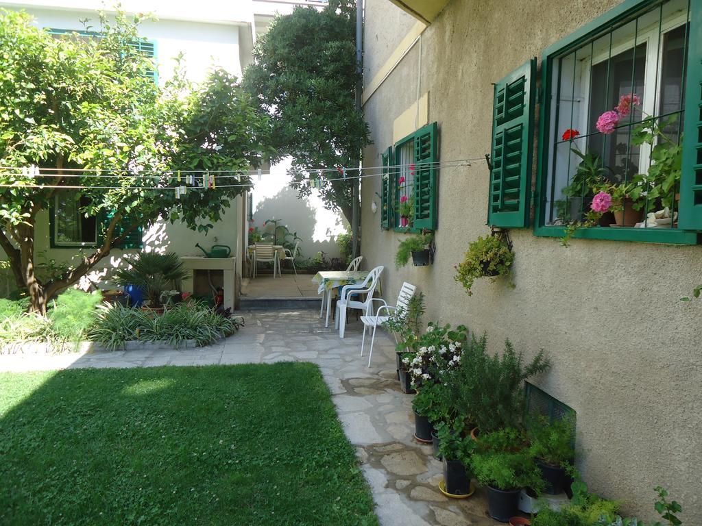 Omis Apartment On The Beach Екстер'єр фото