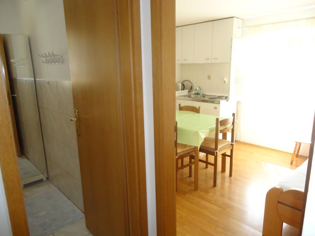 Omis Apartment On The Beach Екстер'єр фото