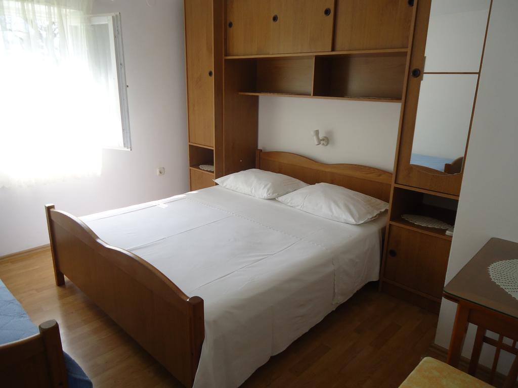 Omis Apartment On The Beach Екстер'єр фото