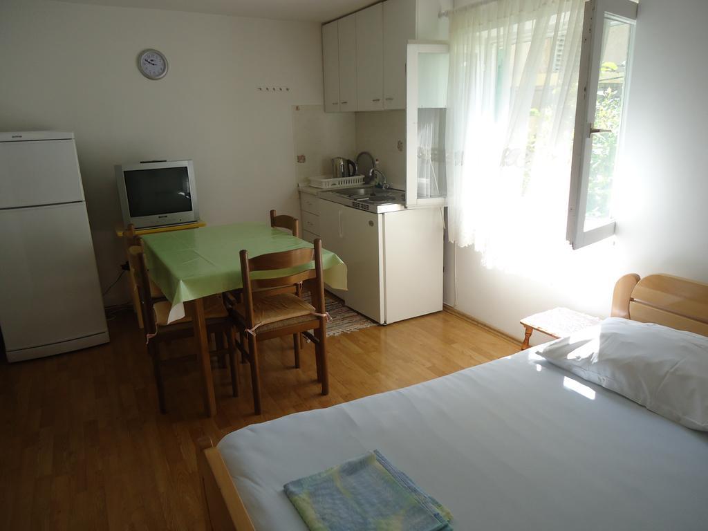 Omis Apartment On The Beach Екстер'єр фото