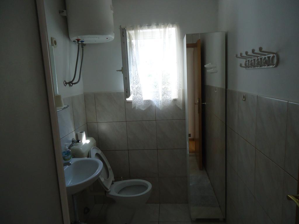 Omis Apartment On The Beach Екстер'єр фото