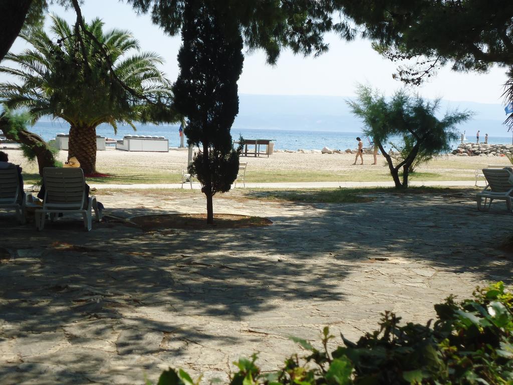 Omis Apartment On The Beach Екстер'єр фото