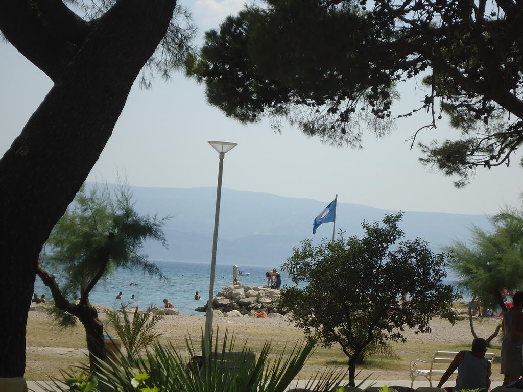 Omis Apartment On The Beach Екстер'єр фото