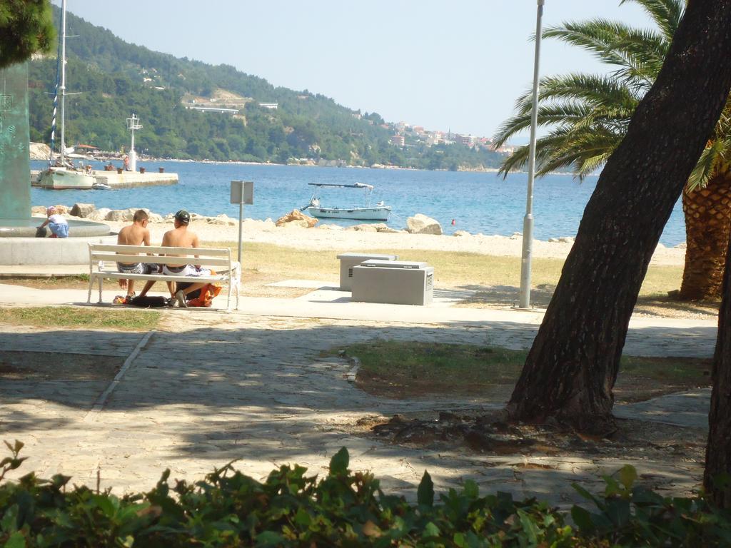 Omis Apartment On The Beach Екстер'єр фото